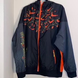 Nike Go Extra Smile Essential Windrunner Men Hooded Jacket Black/Red.Size XL